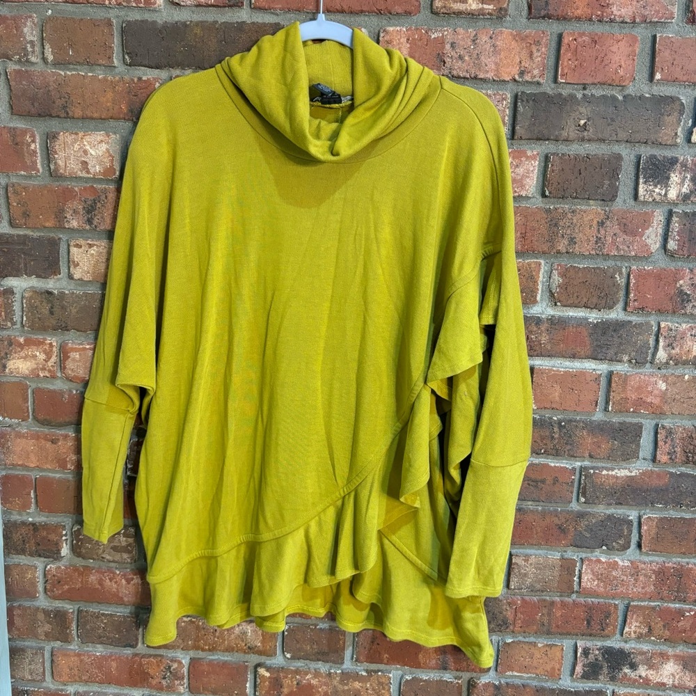 Chelsea & Theodore womens cowl neck dolman sleeve ruffle hem pullover yellow M